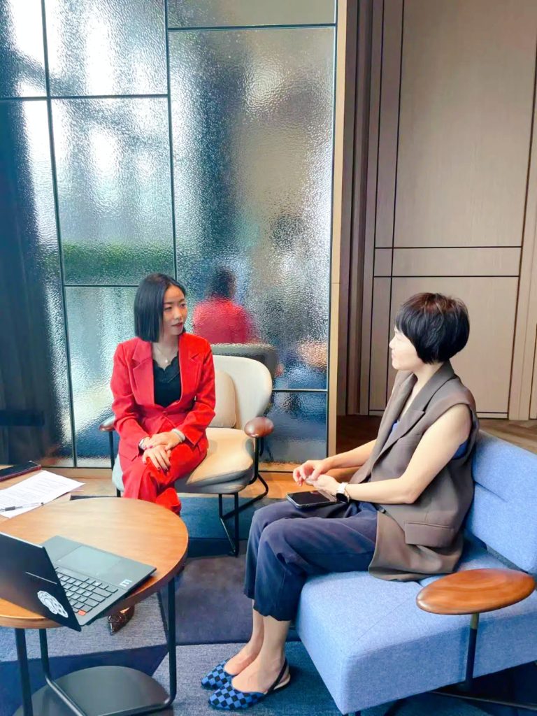 Amber speaking with Serena Pau, CCO of Neuron